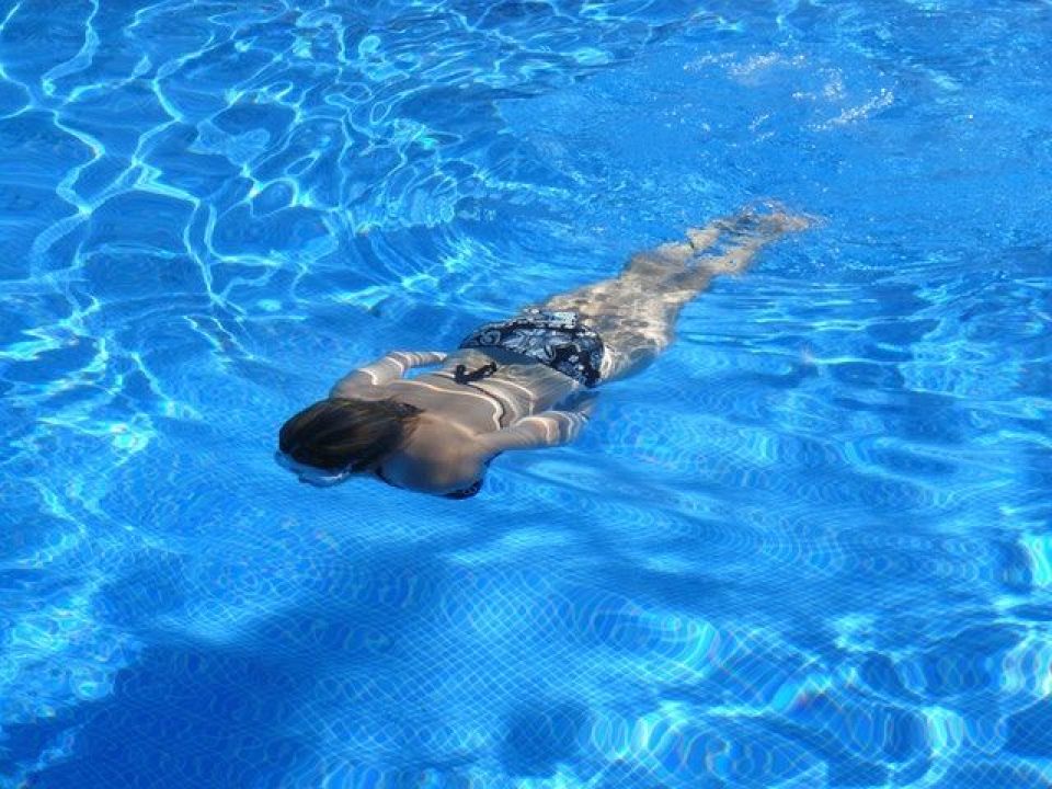 Swimming in pools or open water? What's best?